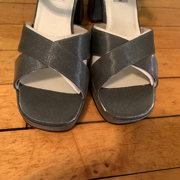 Private Collection Josie Pewter Radiance Sandal Size 8 1/2 - Picture 4 of 15